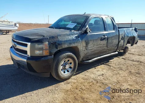 2008 Chevrolet Silverado 1500 Work Truck z USA, uszkodzony, nr VIN 1GCEC19X08Z297961